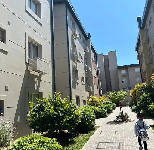 Departamento Espacioso En Un Complejo Residencial, Cerca Del Shopping Nuevo Centro