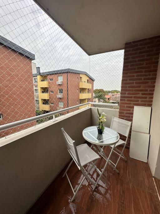 Departamento Espacioso En Un Complejo Residencial, Cerca Del Shopping Nuevo Centro Apartment