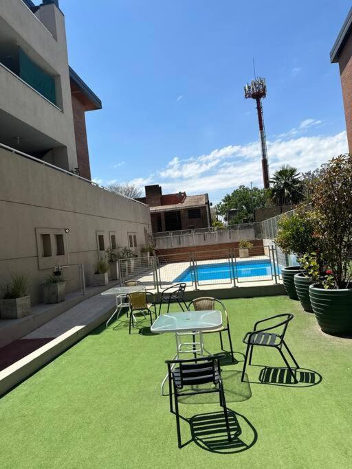 Departamento Espacioso En Un Complejo Residencial, Cerca Del Shopping Nuevo Centro *